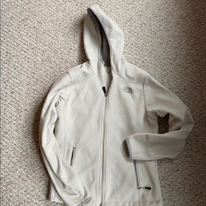 The north face size medium windwall fleece